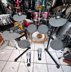 Yamaha dxt 400 Electric Drum Set  !! $220 or best offer !!