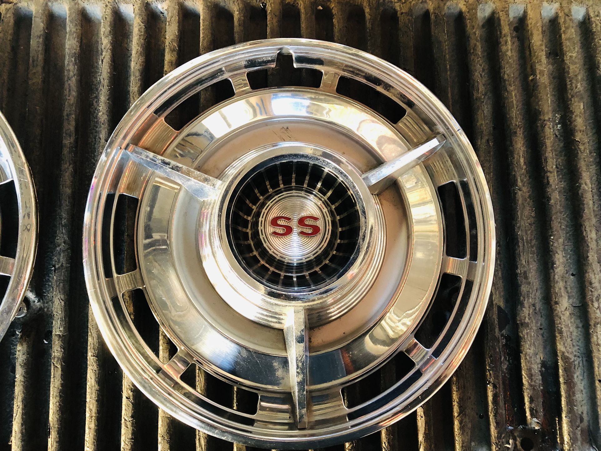 Original 1963/64 Nova SS Impala SS Super Sport Spinner Hub Caps