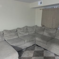 Large Modern Sectional Couch 