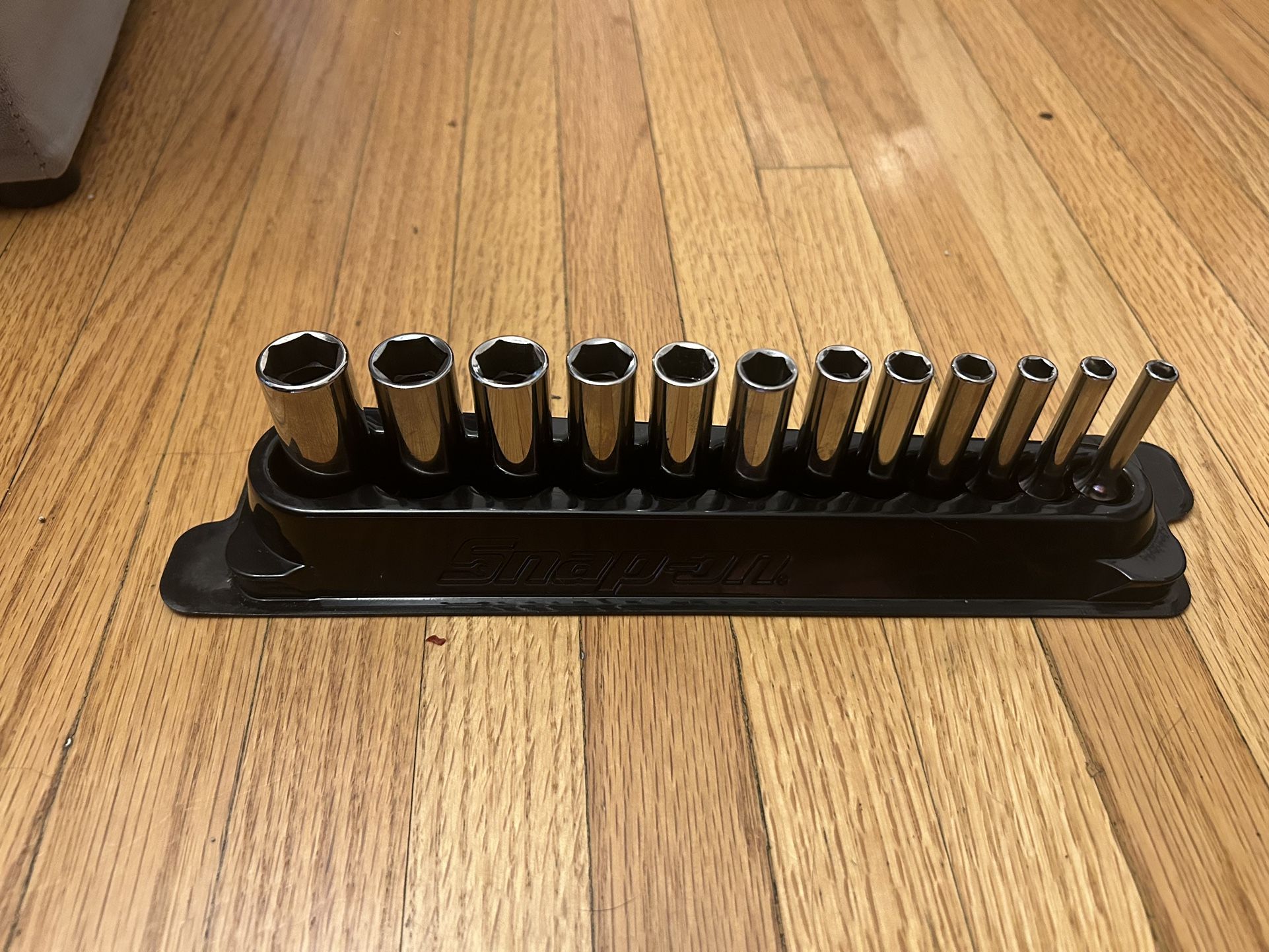 Snap-On 12 pc 1/4" Drive 6-Point Metric Flank DriveĀ® Deep Socket Set (5-15 mm)