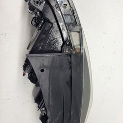 2017 Kia Optima Halogen OEM passenger side headlight assembly.