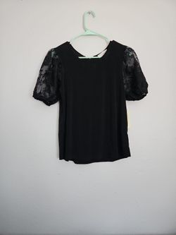 Flower And Feather Lace Sleeve Blouse