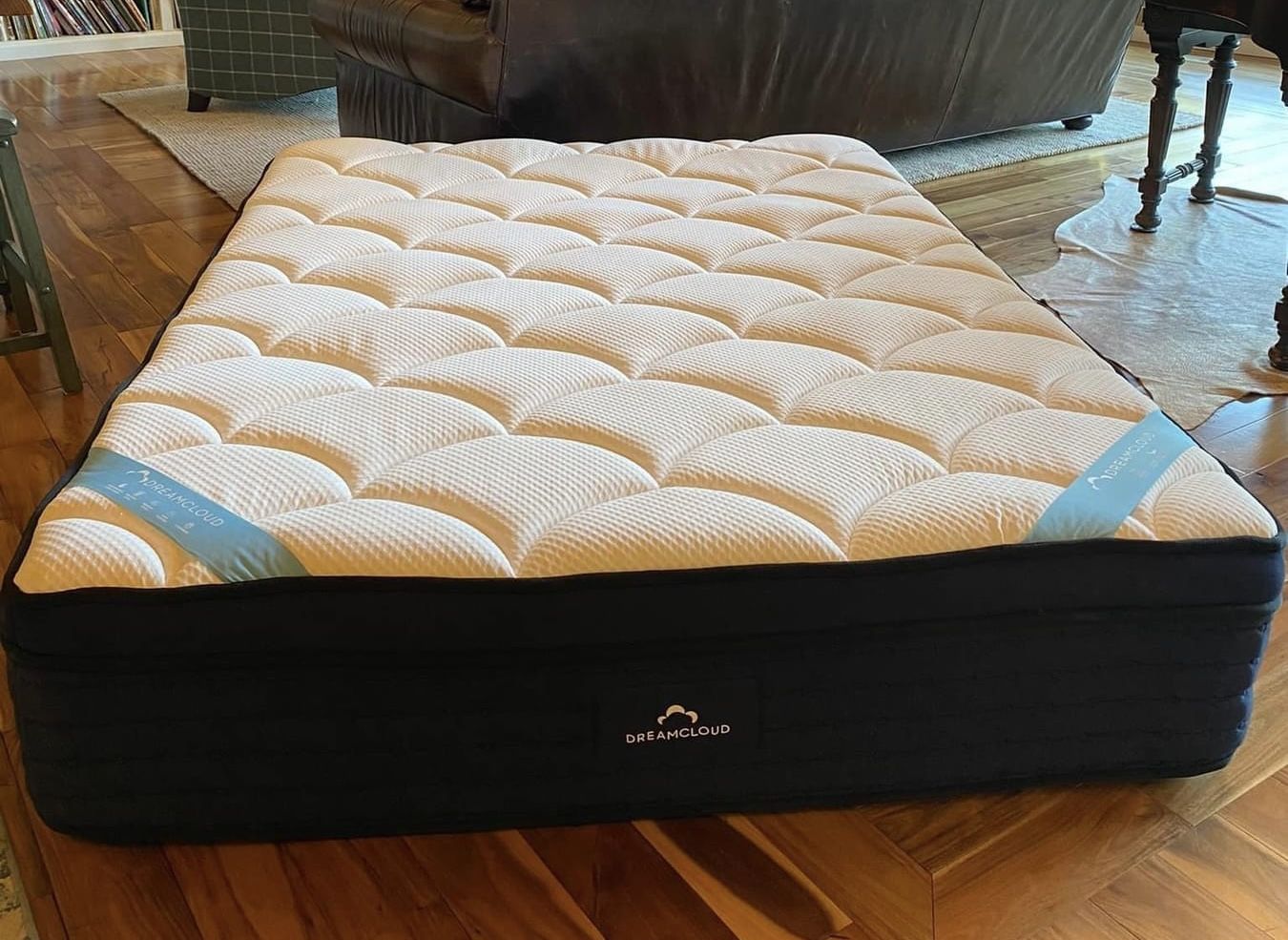 Dreamcloud Premier Queen Mattress for Sale in Bakersfield, CA OfferUp