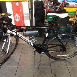 Schwinn Road Bike 700 X28c - 28 X 1 5/8 X 1 1/8