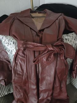 Vintage 1970s Heavy leather Coat