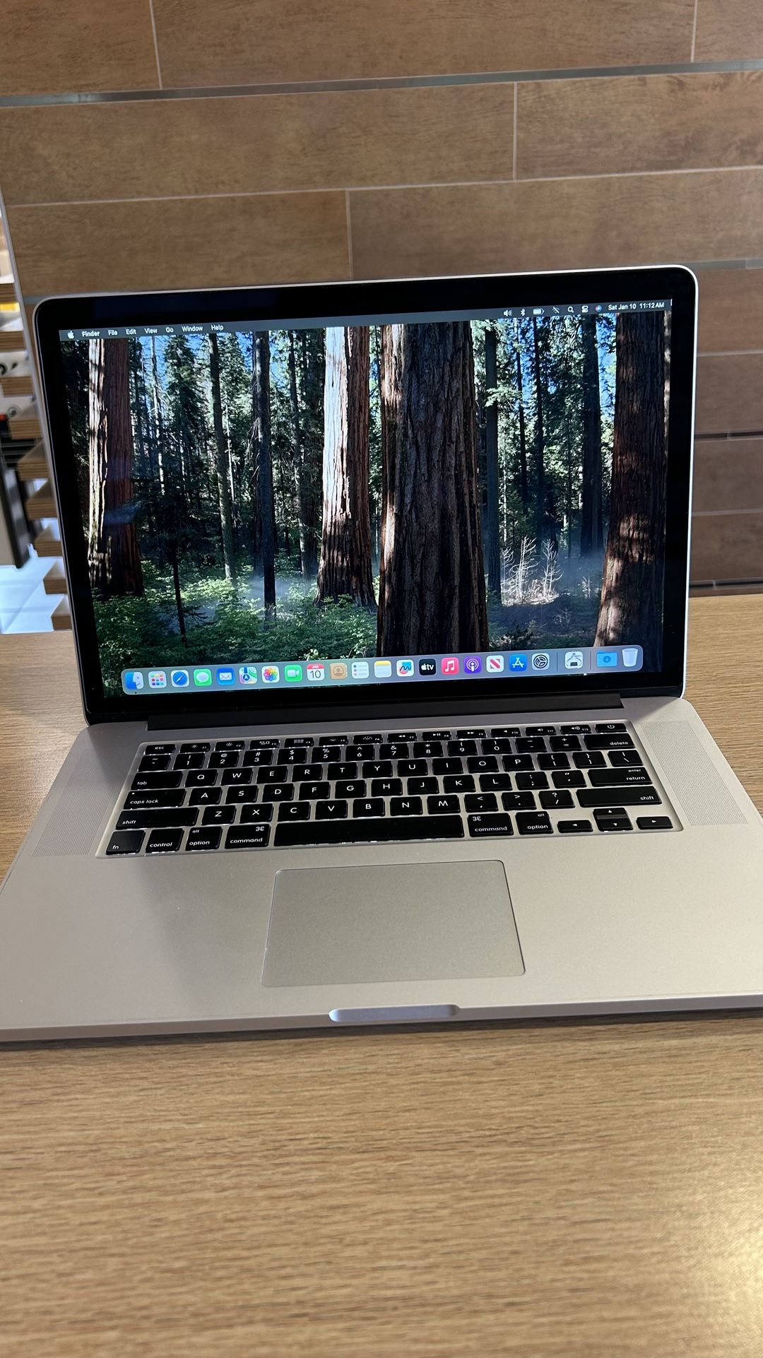 Apple MacBook Pro 15” Retina i7/16GB/500GB SSD $350