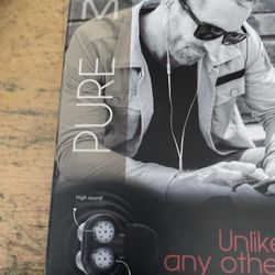 In Ear Headphone New