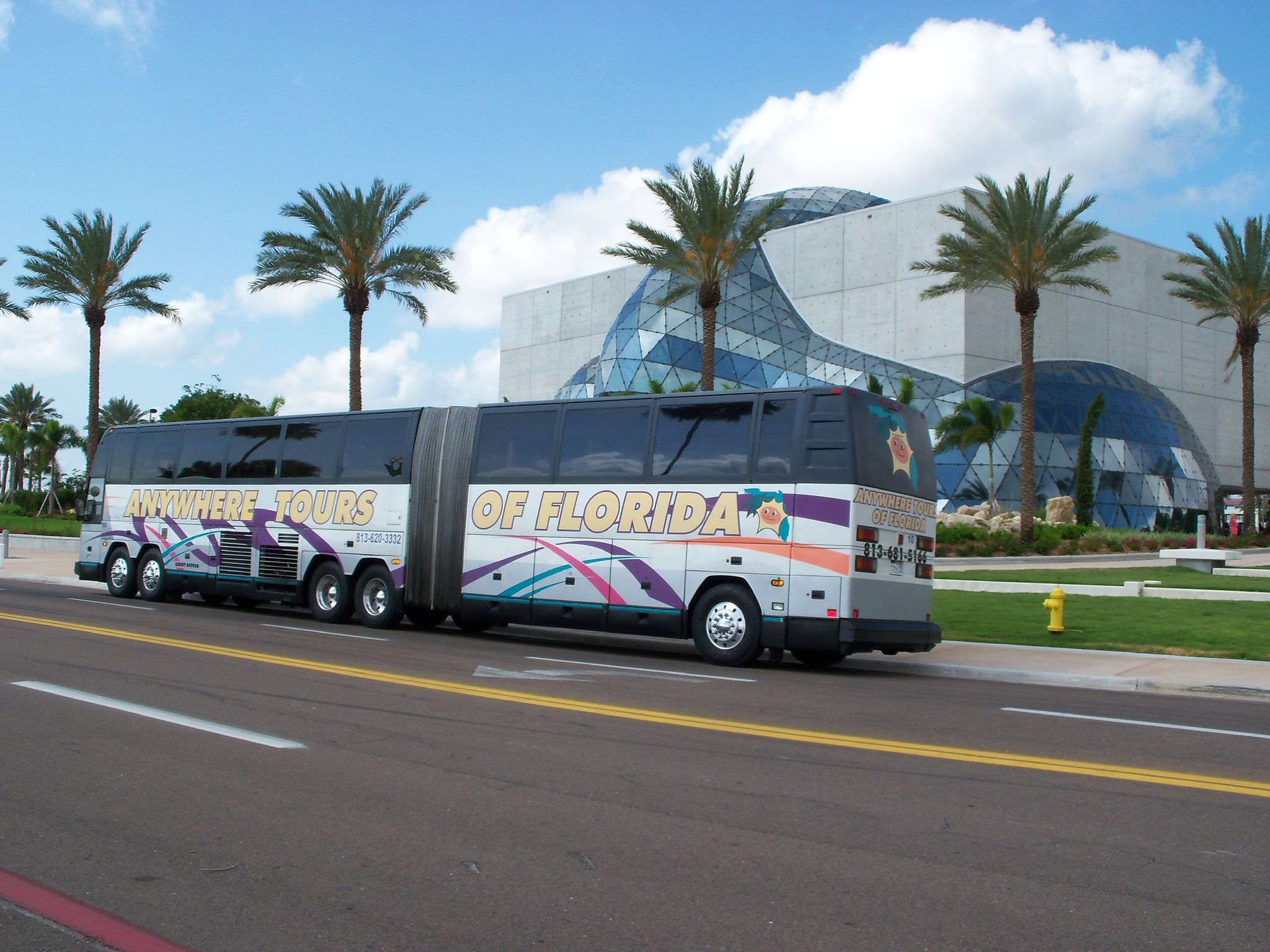 1988 First year built second unit built very rare only built 40 coaches only Built for 3 years Prevost coach H5-60 5 axle motorcoach 60’ long 102 wide