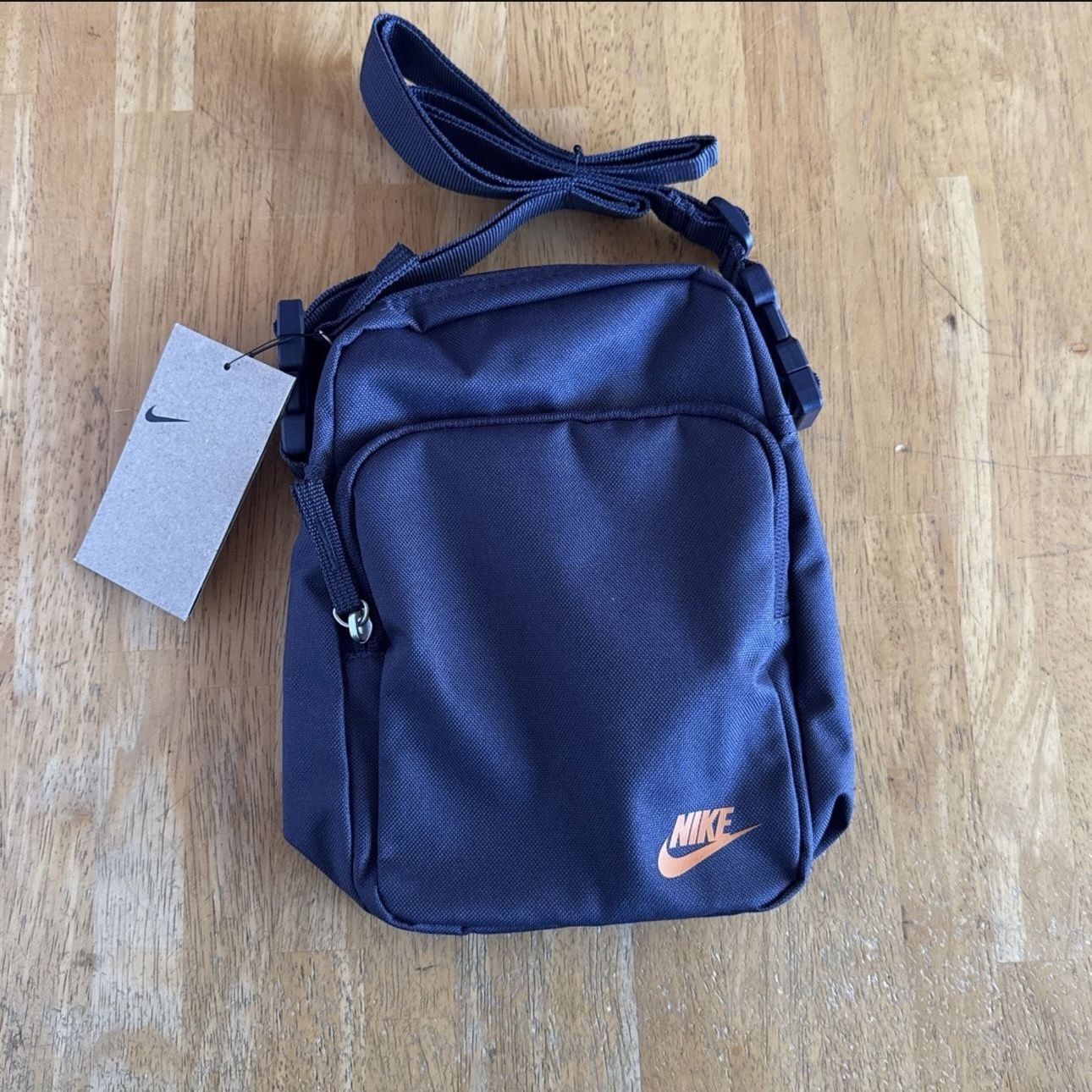 New Nike Crossbody Bag Fanny Pack Hip Waist Belt Gridiron 4L