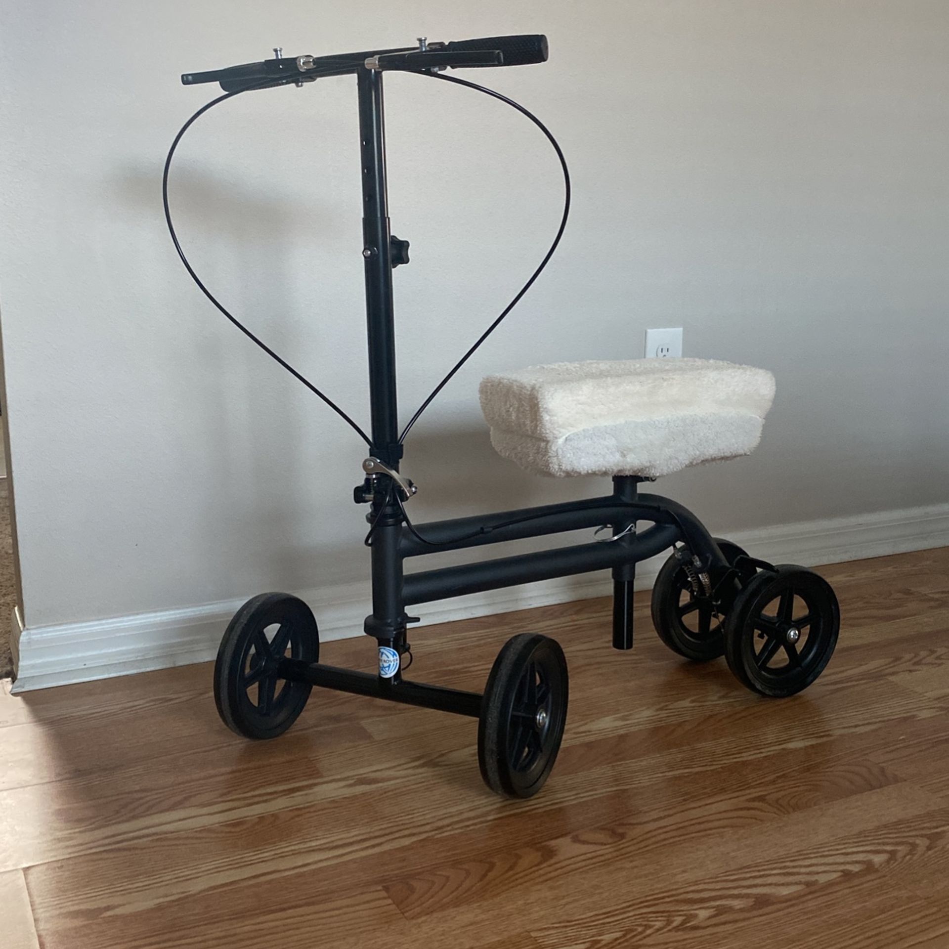 Knee Scooter/Knee Walker