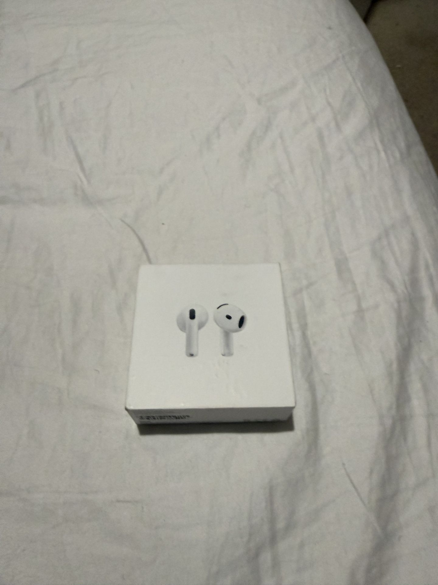 AirPods 4