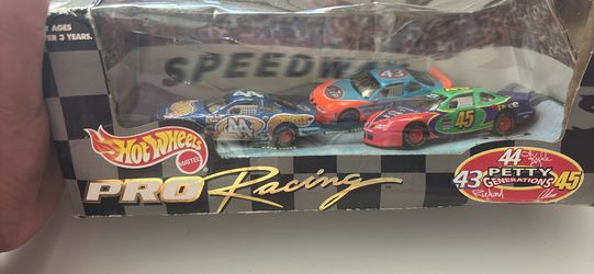 Hot wheels racing speedway edition