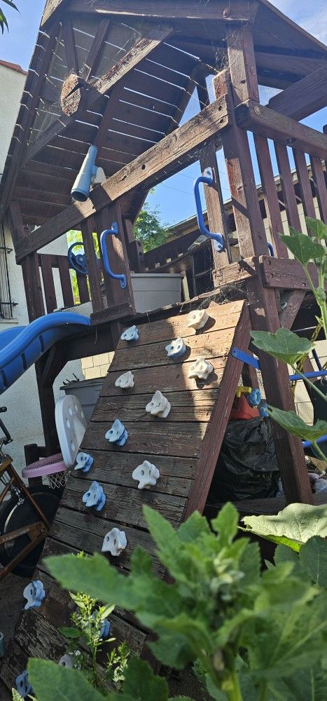 Free SWING SET SUNRAY BRAND