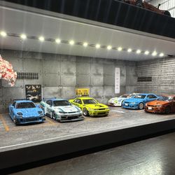 1/64 Car Collection With Light Up Case 