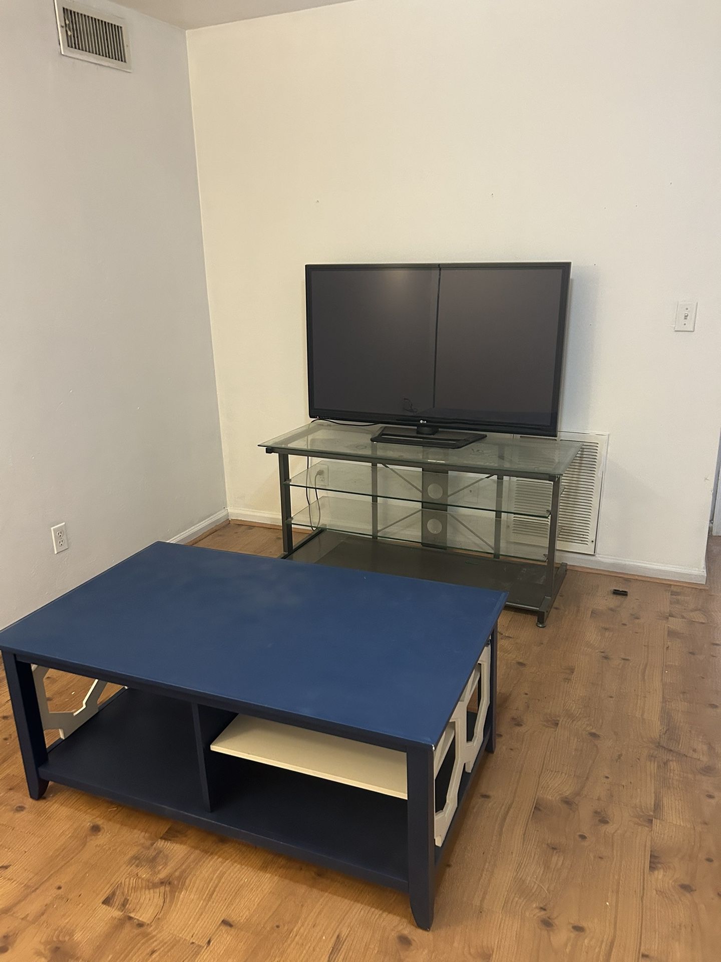Tv, Tv Stand, Coffee Table