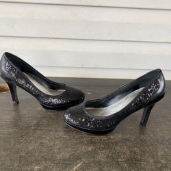 Tahari black bedazzled heels size 7