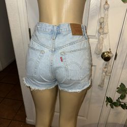Women’s Levi’s Size 27