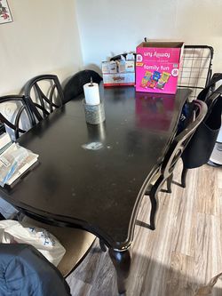 Selling Table with chairs
