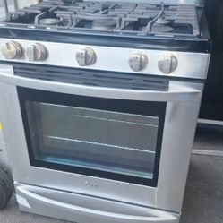 LG.   APARTMENT SIZE STOVE. 