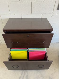 2-Drawer filing cabinet
