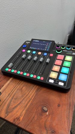 Rodecaster pro 2 podcast kit