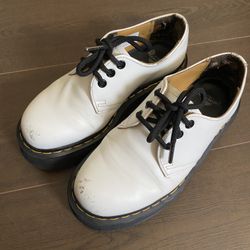 White Smooth Leather Platform Doc Martens | Women’s Size 6