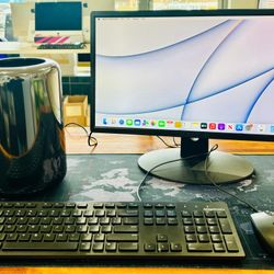 Apple Mac Pro TrashCan 🗑️ 6-Core Intel Xeon 16GB 256GB AMD D500 Graphics!!