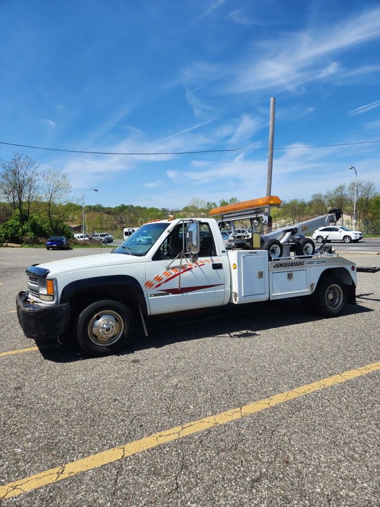 1998 Chevy 3500 4×4 Tow Truck