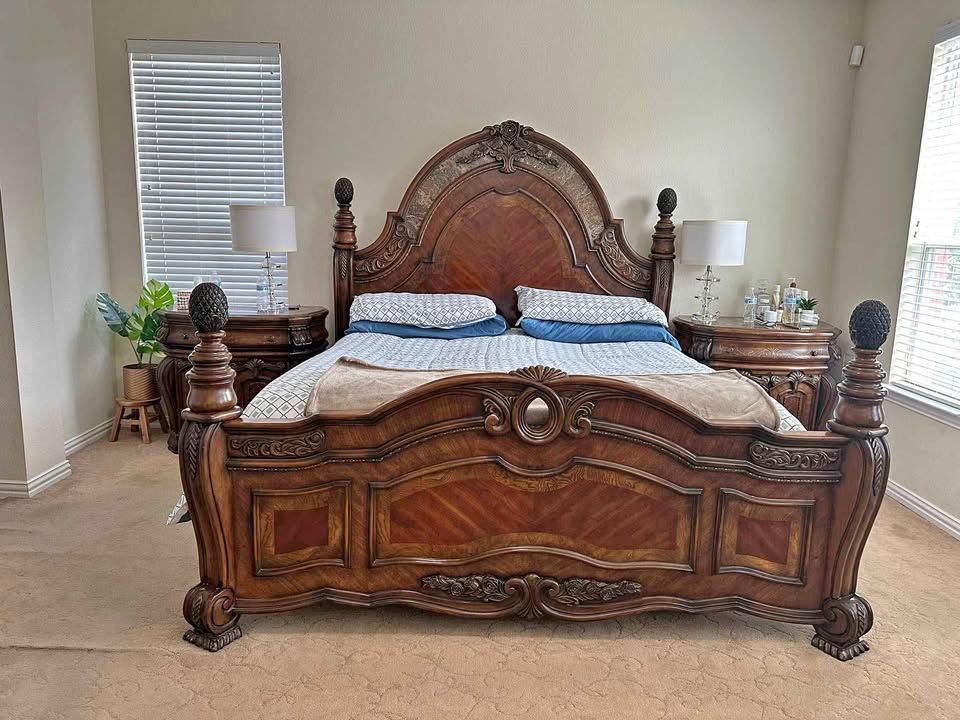 Michael Amini Oppulente Bedroom Set