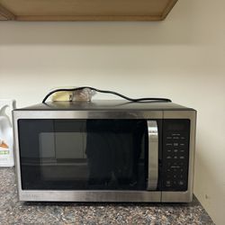 Clean And Working Microwave 