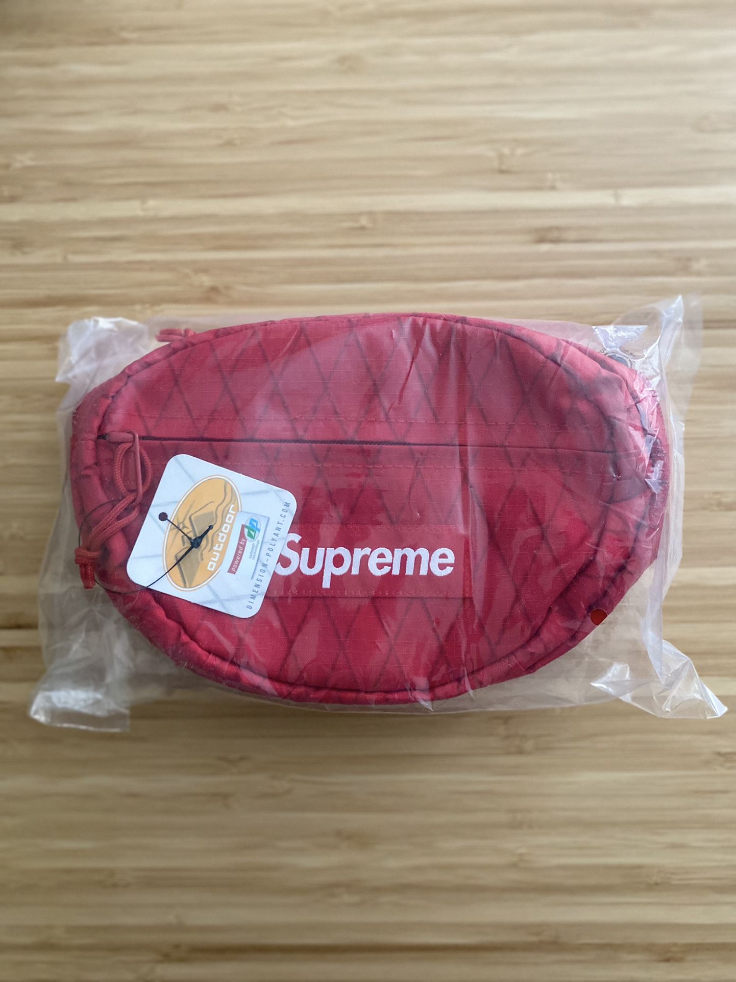 Supreme Waist Bag (FW18) Red BNWT for Sale in Auburn, WA