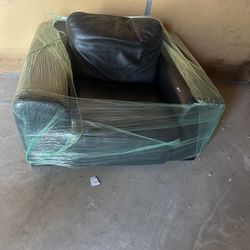 2 Love Seat Couches And Ottomans