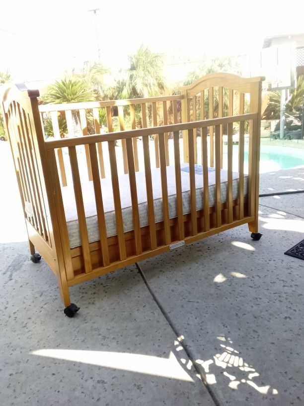 Mother's Choice Baby Crib 