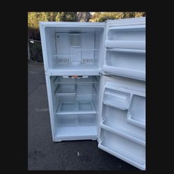 General Electric Refrigerator Fridge Freezer Free Local Delivery/30 Day Warranty