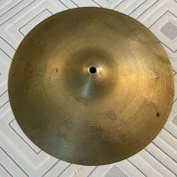 1960’s UFIP Kashian 13” Hi Hat Top Cymbal 651 grams. Sounds killer like an old Zildjian. Has hammer marks, not sure if came that way. pickup @ Kempsvi