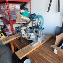 Makita Compound Miter Saw w/ Laser 