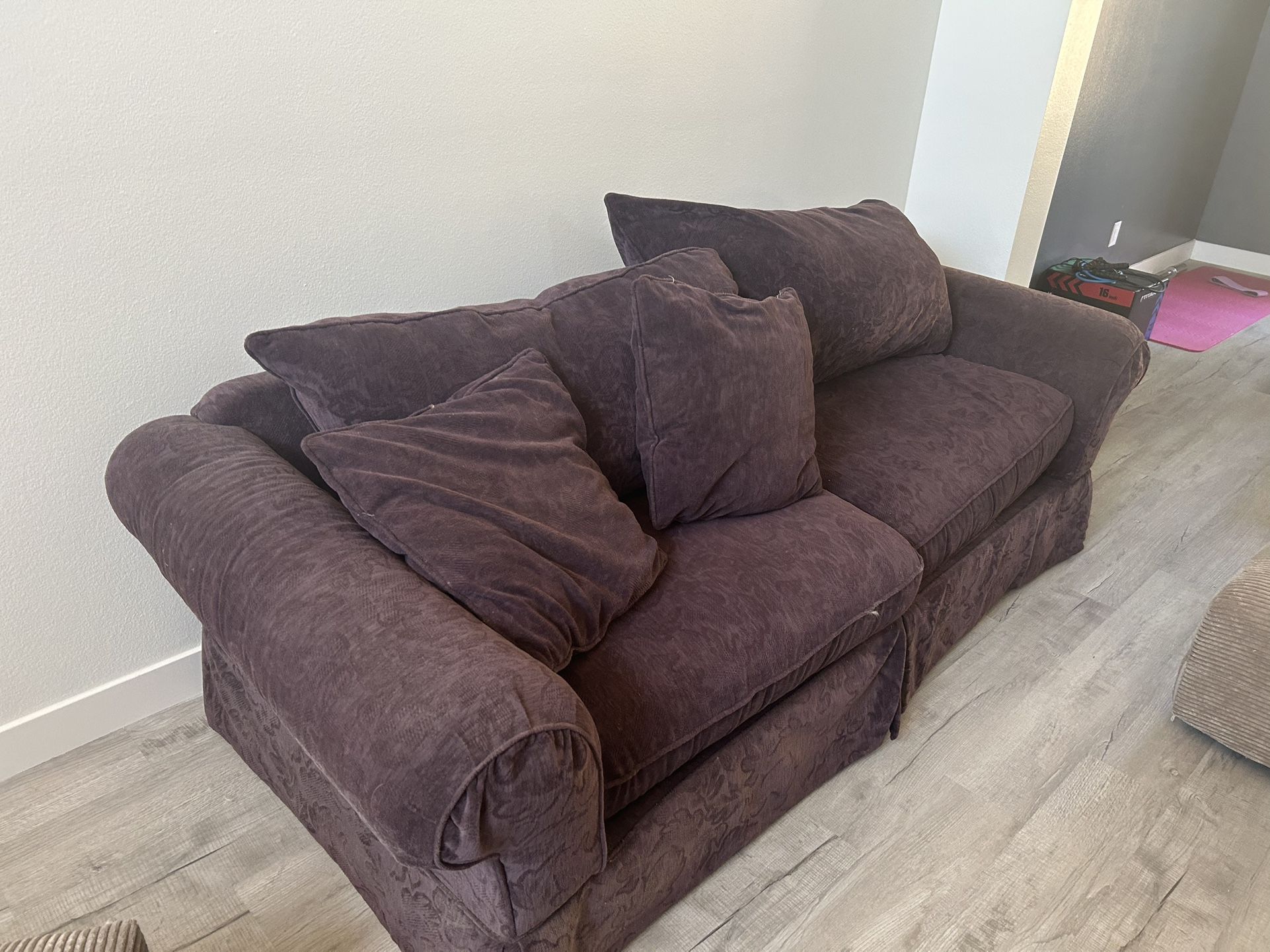 Furniture-couch/glass Hutch