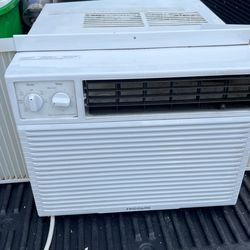 A Nice Windows A/C Units Look Like New