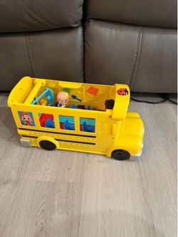 CoComelon Transforming School Time Bus