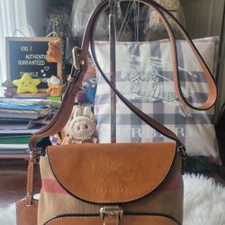Authentic Burberry House Check Small Henham Crossbody Bag-USED(PRE-LOVED)