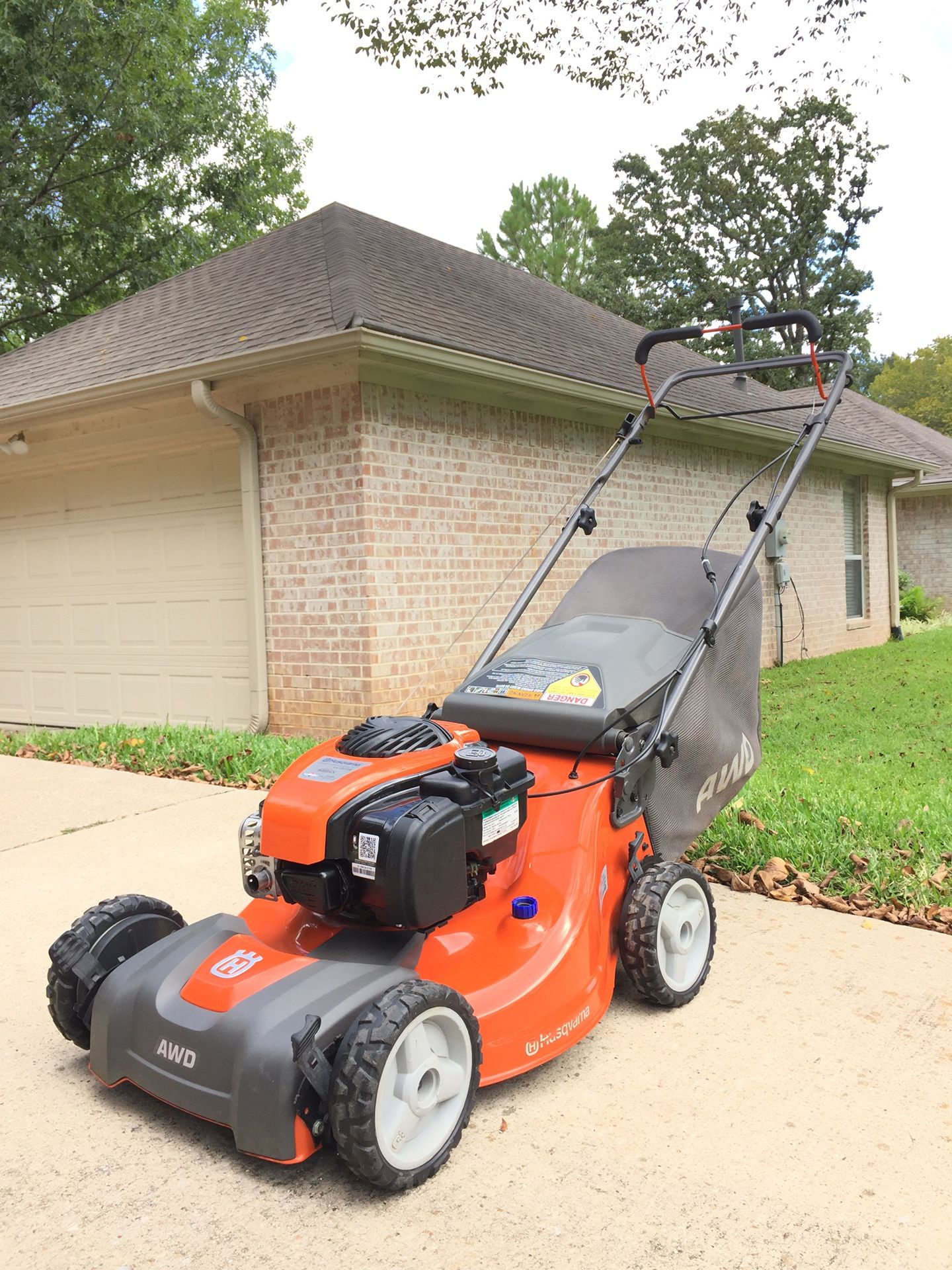 Husqvarna LC221A - 625EX - 150CC - 21” Cut “ALL WHEEL DRIVE” Self-Propelled Lawn Mower