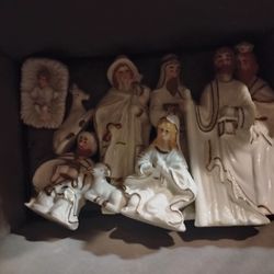 Nativy scene made out of porcelin 
