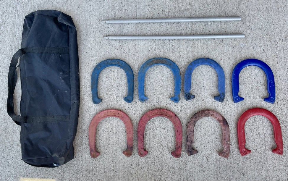 8-pc horseshoe game set for sale