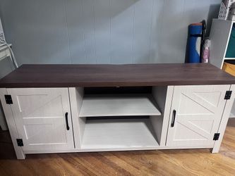 Tv Stand In Great Condition 
