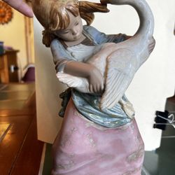 Lladro DucK Pulling Pug Tail