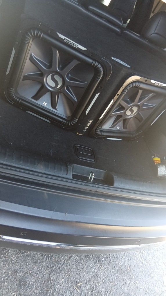 2 15 Inch Square Kickers L7