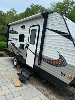 2019 Autum Ridge Camper in like new condition