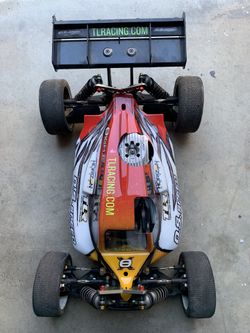 Losi 8IGHT 1/8 Nitro 4WD RC Buggy