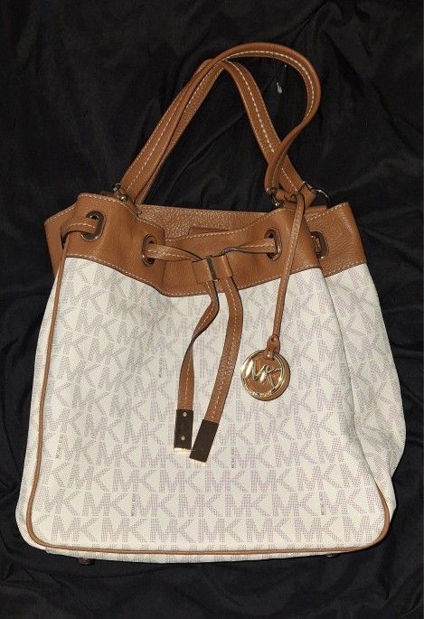 New, Michael Kors Marina North South Large Drawstring Tote