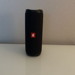 JBL FLIP 5 SPEAKER